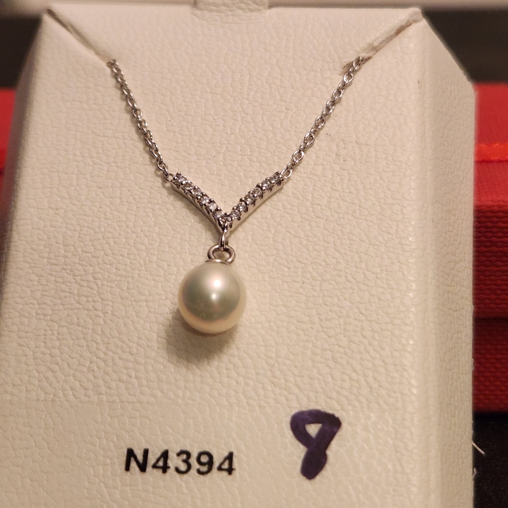 NEW STERLING SILVER 925 "FAUX PEARL AND CRYSTAL V-NECK DROP" NECKLACE